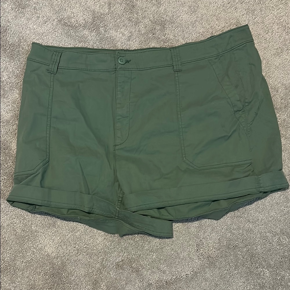 Old Navy Women's Olive Cargo Shorts